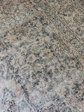Load image into Gallery viewer, Vintage Large Turkish Area Rug 8’9” x 12’3”