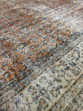 Load image into Gallery viewer, Vintage Turkish Rug 7’ x 10’6”