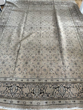 Load image into Gallery viewer, Vintage Mahal 9’6” x 12’10”