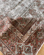 Load image into Gallery viewer, Vintage Mahal 8’2” x 11’5”