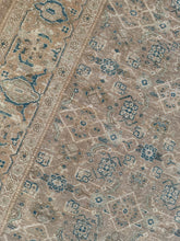 Load image into Gallery viewer, Vintage Mahal 7’9” x 11’