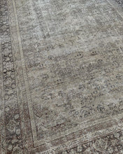 Load image into Gallery viewer, Antique Mahal