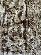 Load image into Gallery viewer, Antique Mahal 9’2” x 11’5”