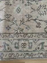 Load image into Gallery viewer, Vintage Turkish 4’1” x 6’8”