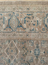 Load image into Gallery viewer, Vintage Mahal 7’9” x 11’