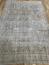 Load image into Gallery viewer, Vintage Turkish 6’4” x 9’6”