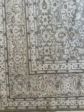 Load image into Gallery viewer, Vintage Hereke 6’6” x 9’6”