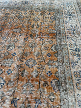 Load image into Gallery viewer, Vintage Turkish Rug 7’ x 10’6”