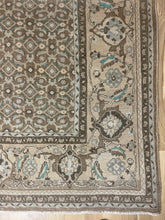 Load image into Gallery viewer, Vintage Area Rug 6’8” x 9’7”