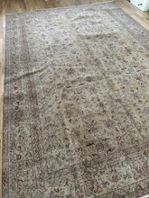 Load image into Gallery viewer, Vintage Turkish 7’4” x 10’11”
