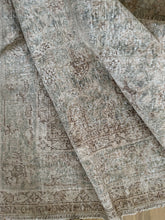 Load image into Gallery viewer, Vintage Turkish 8’1” x 9’10”