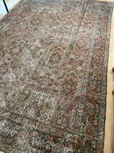 Load image into Gallery viewer, Antique Mahal 8’ x 11’9”