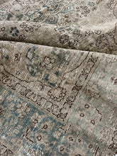 Load image into Gallery viewer, Antique Scatter Rug 4’6” x 5’9”