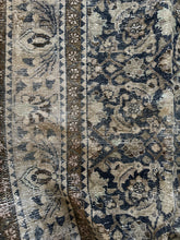 Load image into Gallery viewer, Vintage Lilihan 7’2” x 10’9”