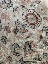 Load image into Gallery viewer, Vintage Tabriz 9’10” x 12’4”