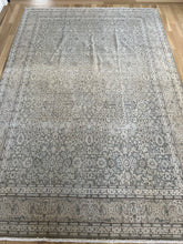 Load image into Gallery viewer, Vintage Hereke 6’6” x 9’6”
