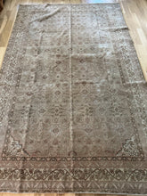Load image into Gallery viewer, Vintage Tabriz 5’10” x 9’1”