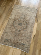 Load image into Gallery viewer, Vintage Persian 2’6” x 4’3”