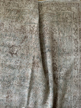 Load image into Gallery viewer, Vintage Turkish 8’1” x 9’10”