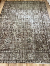 Load image into Gallery viewer, Antique Tabriz 7’1” x 9’6”