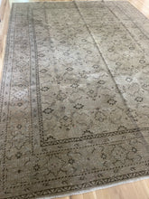 Load image into Gallery viewer, Vintage Mahal 7’6” x 10’3”