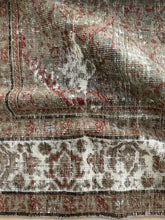 Load image into Gallery viewer, Antique Mahal Scatter Rug 4’4” x 6’6”