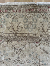Load image into Gallery viewer, Vintage Turkish 6’10” x 10’