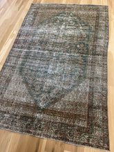 Load image into Gallery viewer, Antique Malayer Scatter Rug 4’4” x 6’10”