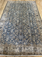 Load image into Gallery viewer, Vintage Turkish 5’2” x 9’7”