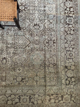 Load image into Gallery viewer, Antique Mahal 7’4” x 11’