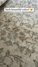 Load image into Gallery viewer, Vintage Turkish Area Rug 9’8” x 13’7”