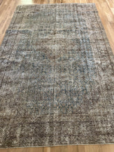 Load image into Gallery viewer, Antique Tabriz 6’3” x 9’9”