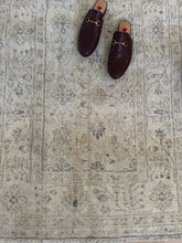 Load image into Gallery viewer, Vintage Turkish 3’2” x 9’3”