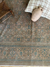 Load image into Gallery viewer, Vintage Mahal 9’8” x 12’8”