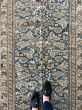 Load image into Gallery viewer, Vintage runner 2’11” x 9’4”