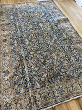 Load image into Gallery viewer, Vintage Turkish 5’2” x 9’7”