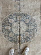 Load image into Gallery viewer, Vintage Turkish 7’3” x 10’4”