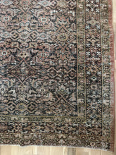 Load image into Gallery viewer, Antique Mahal 8’3” x 10’7”