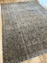 Load image into Gallery viewer, Vintage Kirman 7’9” x 10’4”