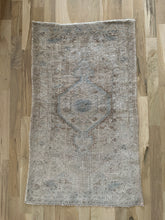 Load image into Gallery viewer, Vintage Persian 2’6” x 4’3”