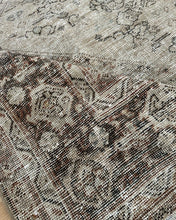 Load image into Gallery viewer, Antique Mahal