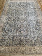 Load image into Gallery viewer, Vintage Turkish 6’6” x 9’8”
