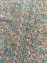 Load image into Gallery viewer, Vintage Mahal 9’8” x 12’8”