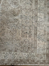 Load image into Gallery viewer, Vintage Turkish 7’7” x 11’4”