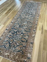 Load image into Gallery viewer, Vintage runner 2’11” x 9’4”