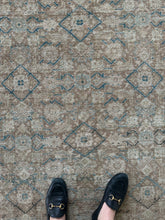 Load image into Gallery viewer, Vintage Mahal 9’ x 11’4”