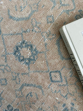 Load image into Gallery viewer, Vintage Tabriz 9’9” x 12’7”