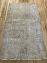 Load image into Gallery viewer, Vintage Turkish 3’9” x 6’7”