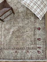 Load image into Gallery viewer, Vintage Turkish 6’10” x 10’
