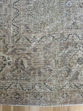 Load image into Gallery viewer, Antique Mahal 9’1” x 11’7”